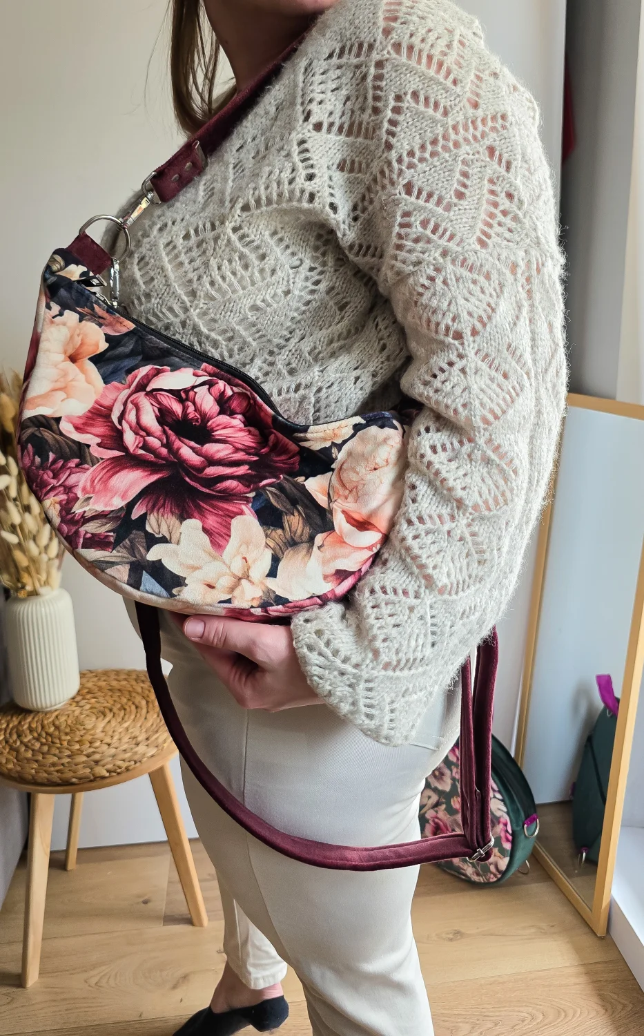 Torebka Półokrągła Luna w Piwonie