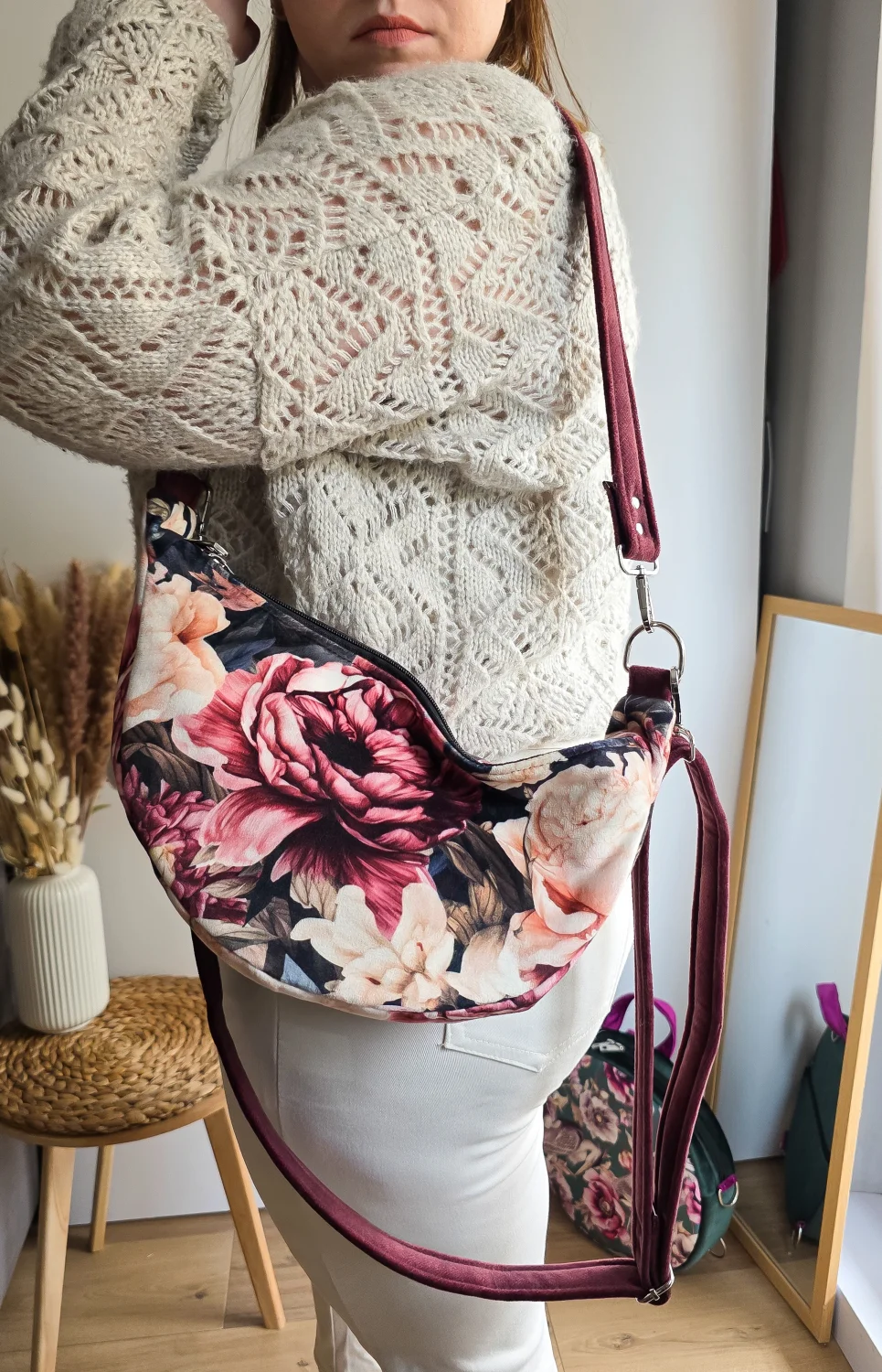 Torebka Półokrągła Luna w Piwonie