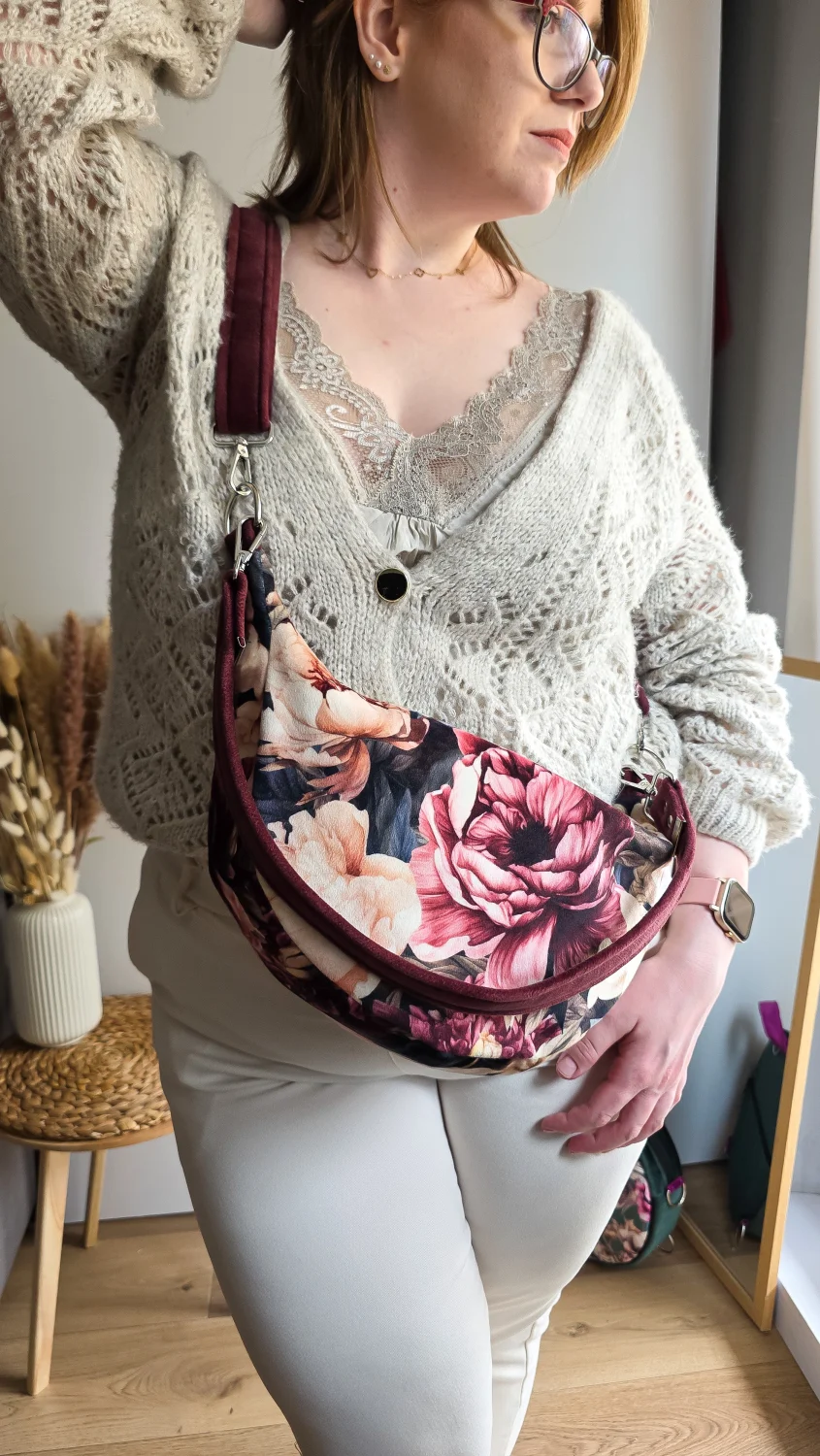 Torebka Półokrągła Luna w Piwonie
