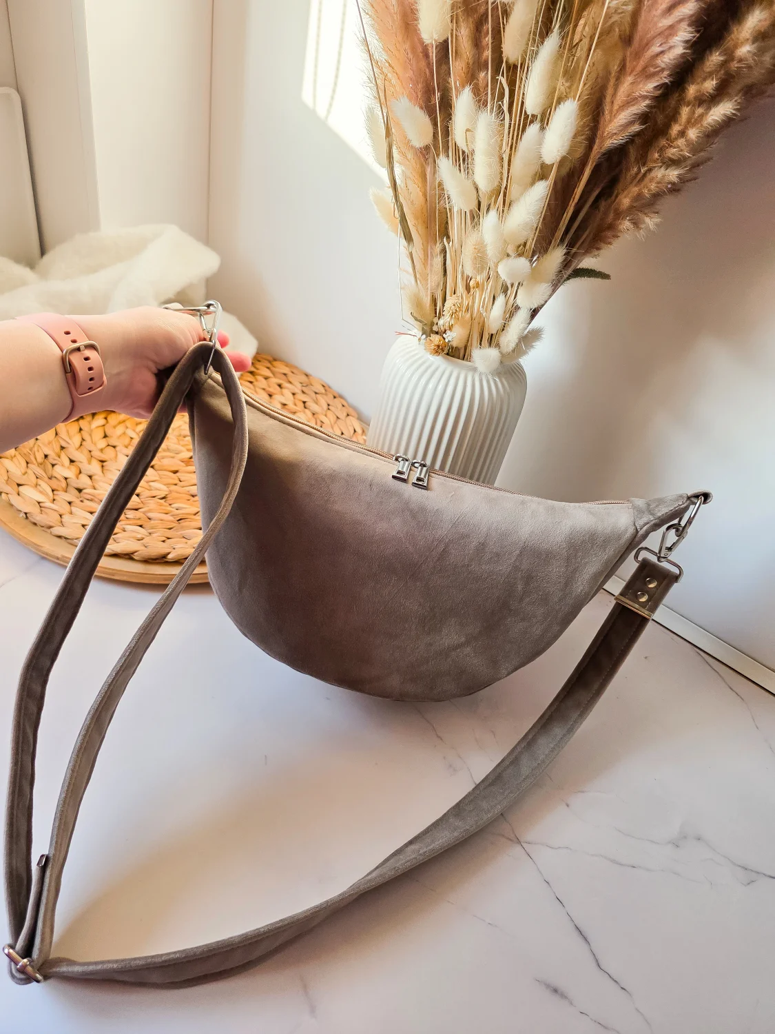 Torebka Półokrągła Luna z marszczonym paskiem