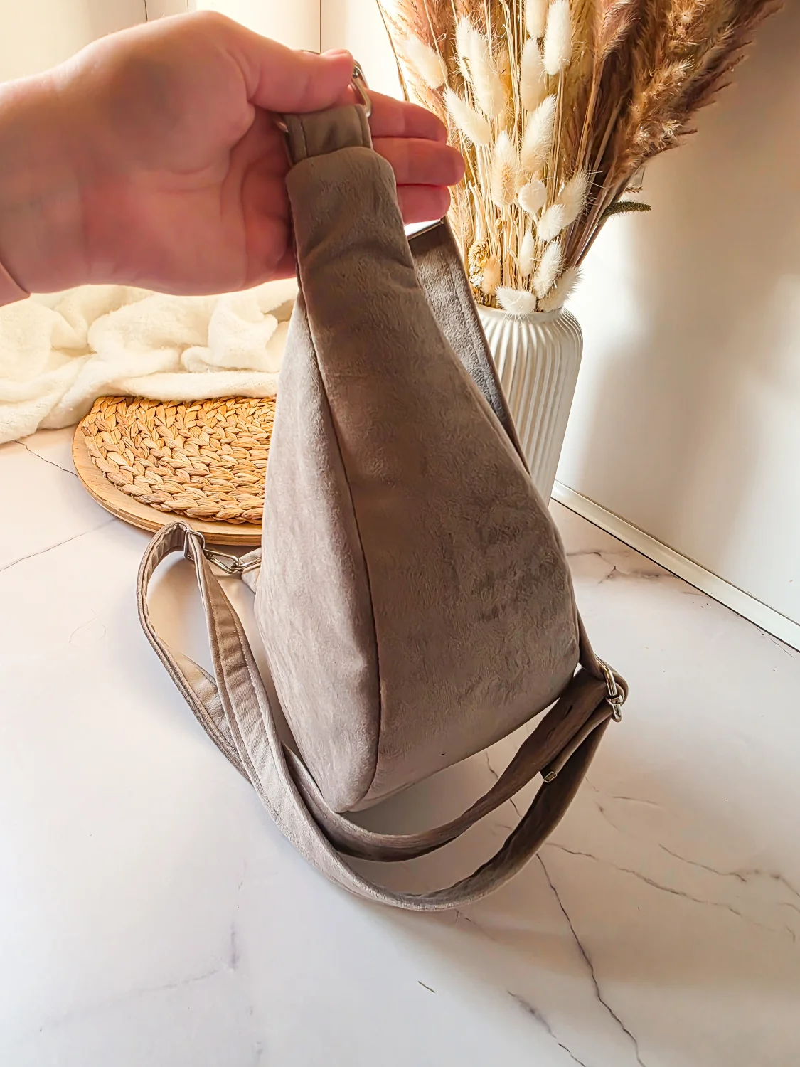 Torebka Półokrągła Luna z marszczonym paskiem